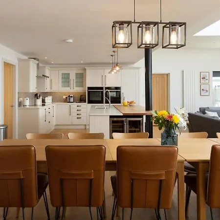 Luxury Getaway For Groups *